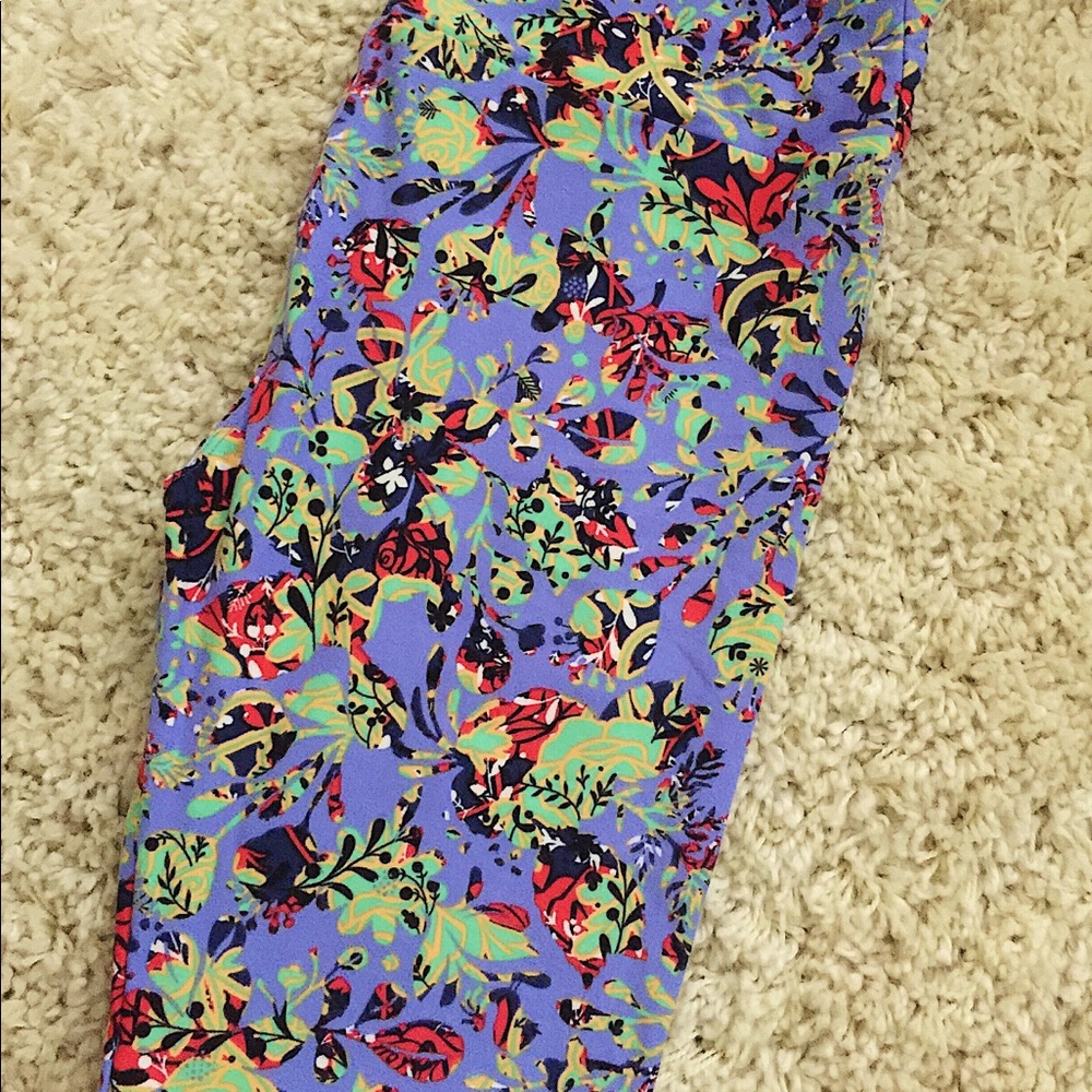 Tall and curvy LulaRoe leggings